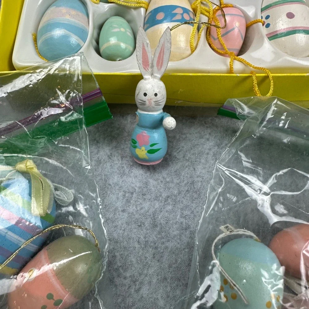 Vintage Wooden Easter Egg Ornaments Lot Hand Painted Pastel Bunny Figurine 40+pc